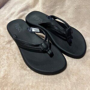 Flojos Sandals Womens 6 Casual Comfort Slip On Flip Flops Black Faux Leather